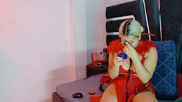 Snapshot of AliceandMax chatting on February 2026 01:22:02 PM AliceandMax online show from February 2026 01:22:02 PM