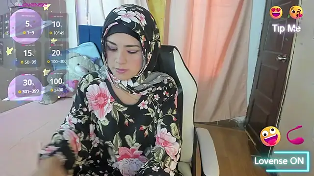 Snapshot of AliaAsad chatting on January 2025 07:34:01 PM AliaAsad online show from January 2025 07:34:01 PM