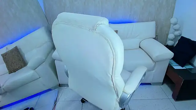 Snapshot of meggan_77 chatting on December 2024 07:55:01 AM meggan 77 online show from December 2024 07:55:01 AM