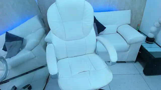 Snapshot of meggan_77 chatting on January 2025 09:37:02 AM meggan 77 online show from January 2025 09:37:02 AM