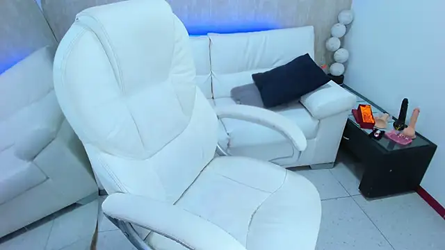 Snapshot of meggan_77 chatting on January 2025 09:39:01 AM meggan 77 online show from January 2025 09:39:01 AM