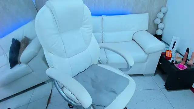 Snapshot of meggan_77 chatting on February 2025 03:48:01 AM meggan 77 online show from February 2025 03:48:01 AM