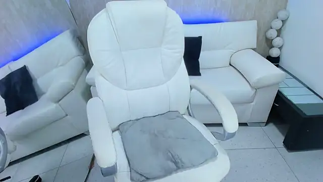 Snapshot of meggan_77 chatting on February 2025 04:14:02 AM meggan 77 online show from February 2025 04:14:02 AM