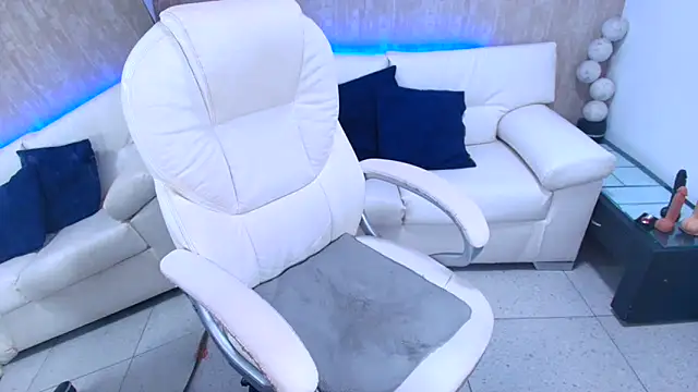 Snapshot of meggan_77 chatting on March 2025 09:40:02 AM meggan 77 online show from March 2025 09:40:02 AM