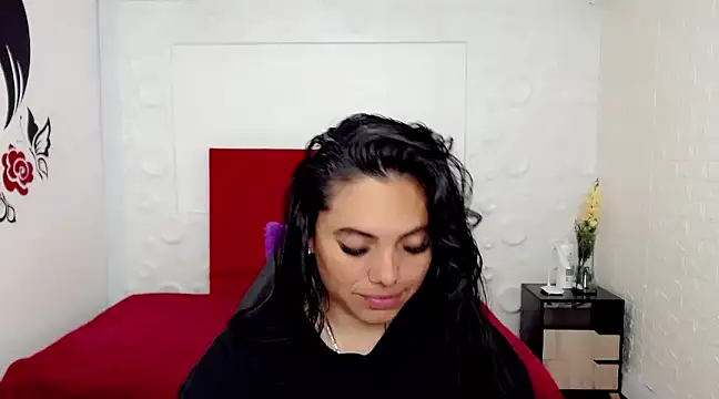 Scarlet Magics online show from December 2024 06:39:01 PM