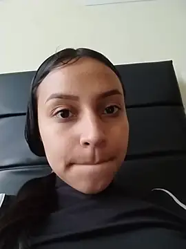 Snapshot of emma_ambar chatting on October 2025 04:19:01 PM emma ambar online show from October 2025 04:19:01 PM