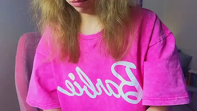 Snapshot of Lill_Mary chatting on January 2025 03:22:01 AM Lill Mary online show from January 2025 03:22:01 AM