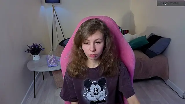 Snapshot of Lill_Mary chatting on February 2025 06:00:01 AM Lill Mary online show from February 2025 06:00:01 AM