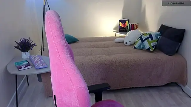 Snapshot of Lill_Mary chatting on February 2025 02:17:02 AM Lill Mary online show from February 2025 02:17:02 AM