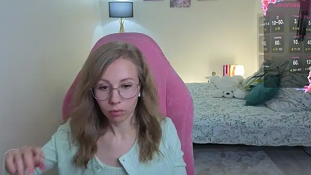 Snapshot of Lill_Mary chatting on September 2025 03:30:02 AM Lill Mary online show from September 2025 03:30:02 AM