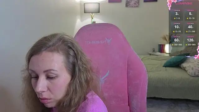 Snapshot of Lill_Mary chatting on October 2025 12:33:02 AM Lill Mary online show from October 2025 12:33:02 AM