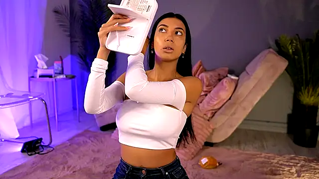 BetsyGonzale online show from September 2025 04:12:02 AM