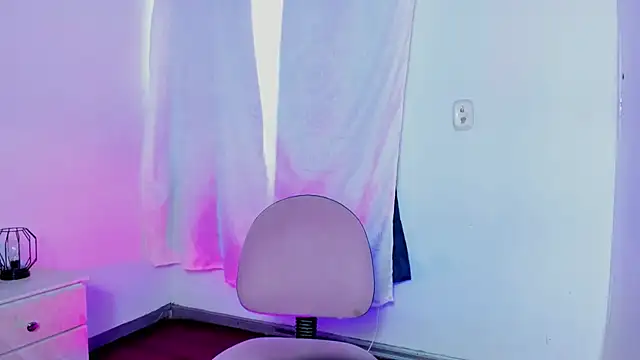 Snapshot of Mia_Malkovaa_ chatting on March 2025 04:22:01 PM Mia Malkovaa online show from March 2025 04:22:01 PM