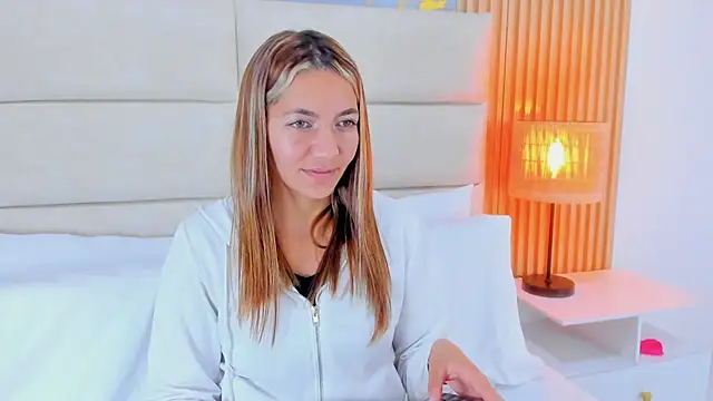 Mia Malkovaa  online show from May 2026 03:09:02 PM