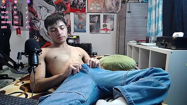 Snapshot of dylan_fun18 chatting on April 2026 11:15:02 PM dylan fun18 online show from April 2026 11:15:02 PM