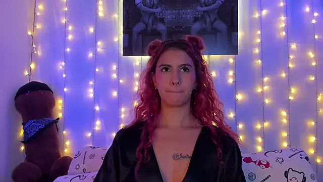 Sophiee Hill online show from December 2024 01:17:01 PM