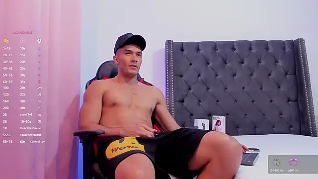 Snapshot of aronvillegas chatting on December 2024 02:05:02 PM aronvillegas online show from December 2024 02:05:02 PM