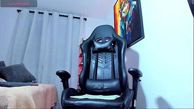 Snapshot of aronvillegas chatting on October 2025 01:22:01 AM aronvillegas online show from October 2025 01:22:01 AM