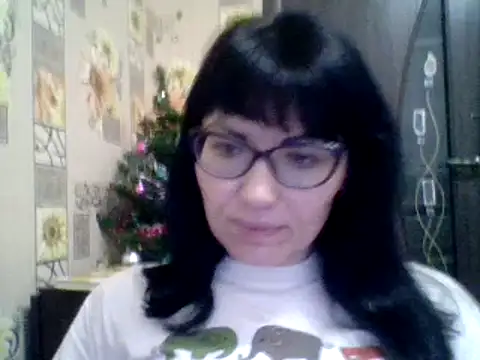 Snapshot of CharmingCat321 chatting on December 2024 11:56:01 PM CharmingCat321 online show from December 2024 11:56:01 PM