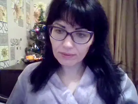 Snapshot of CharmingCat321 chatting on December 2024 11:35:02 PM CharmingCat321 online show from December 2024 11:35:02 PM