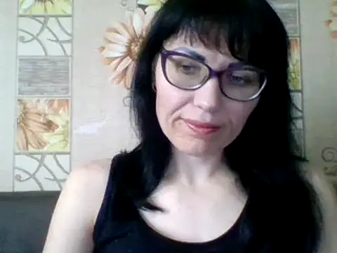 Snapshot of CharmingCat321 chatting on December 2024 12:38:01 PM CharmingCat321 online show from December 2024 12:38:01 PM