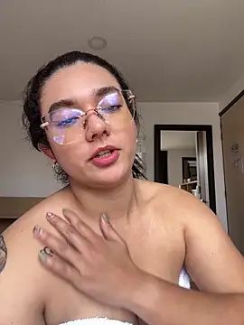 Snapshot of camianddanna chatting on March 2026 03:44:02 PM camianddanna online show from March 2026 03:44:02 PM
