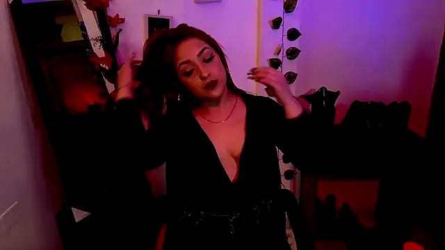 Snapshot of sapphire_lilac chatting on December 2025 12:16:02 AM sapphire lilac online show from December 2025 12:16:02 AM