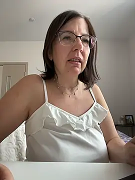 Snapshot of B_Bonya_m chatting on March 2026 04:40:01 AM B Bonya m online show from March 2026 04:40:01 AM