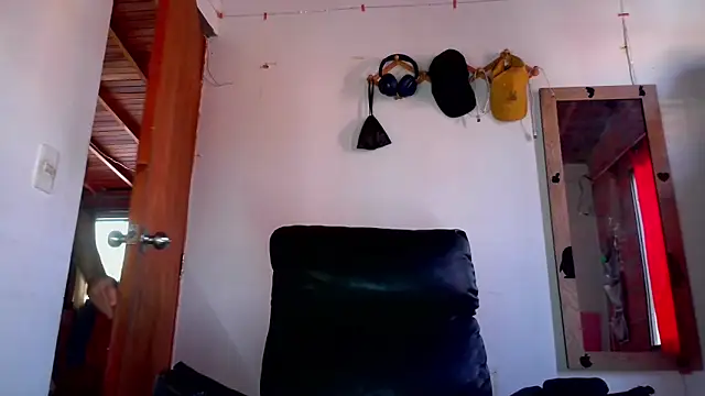 calioppe01 online show from June 2026 01:15:02 PM