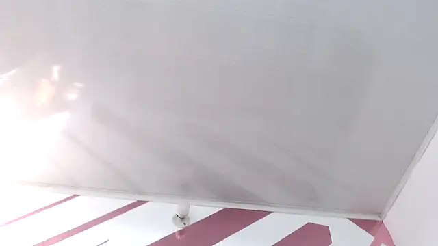 Kitten Hot  online show from February 2026 09:30:02 PM