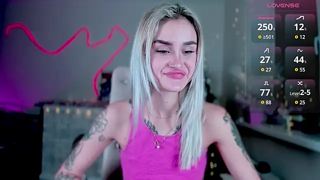 Snapshot of _Ravenaa chatting on December 2024 03:31:02 PM Ravenaa online show from December 2024 03:31:02 PM