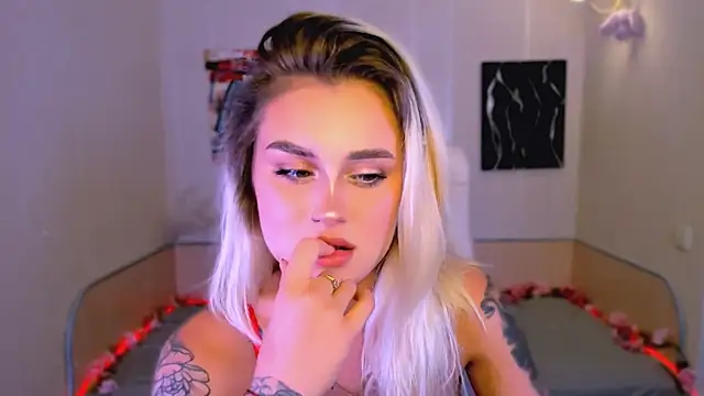 Snapshot of _Ravenaa chatting on October 2025 02:58:02 PM Ravenaa online show from October 2025 02:58:02 PM