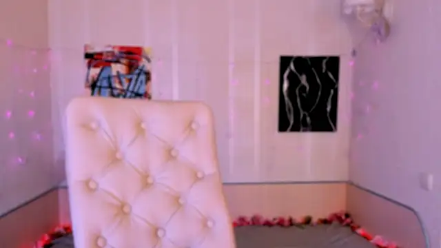 Snapshot of _Ravenaa chatting on October 2025 10:25:01 AM Ravenaa online show from October 2025 10:25:01 AM