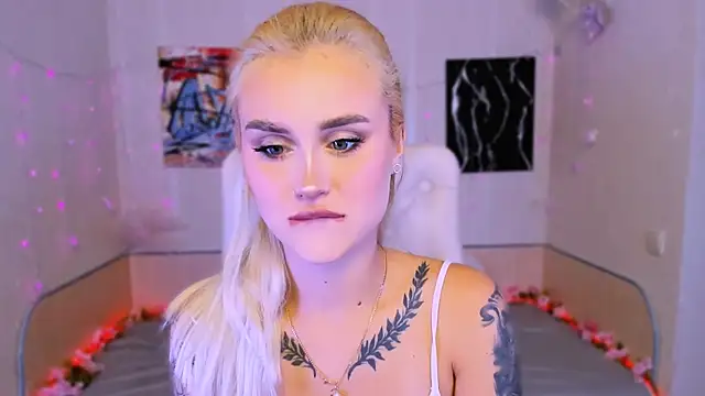 Snapshot of _Ravenaa chatting on November 2025 03:14:02 PM Ravenaa online show from November 2025 03:14:02 PM