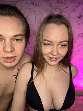 Snapshot of Family-Mm1 chatting on March 2026 10:10:02 AM Family-Mm1 online show from March 2026 10:10:02 AM