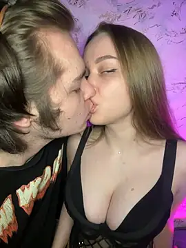 Snapshot of Family-Mm1 chatting on March 2026 09:59:02 AM Family-Mm1 online show from March 2026 09:59:02 AM