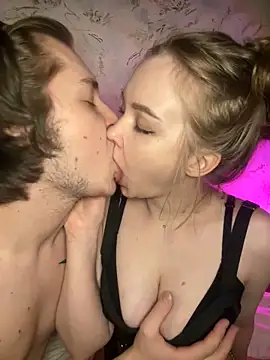 Snapshot of Family-Mm1 chatting on March 2026 03:23:01 AM Family-Mm1 online show from March 2026 03:23:01 AM