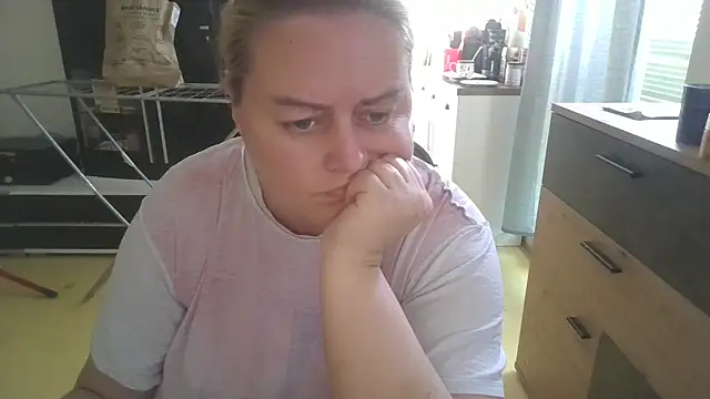 Snapshot of Meliss_Official9 chatting on March 2025 06:16:01 AM Meliss Official9 online show from March 2025 06:16:01 AM