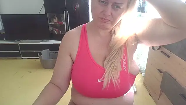 Snapshot of Meliss_Official9 chatting on September 2025 08:05:02 AM Meliss Official9 online show from September 2025 08:05:02 AM