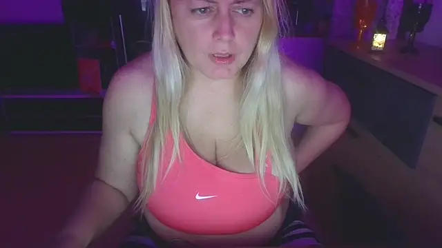 Snapshot of Meliss_Official9 chatting on September 2025 09:18:01 PM Meliss Official9 online show from September 2025 09:18:01 PM