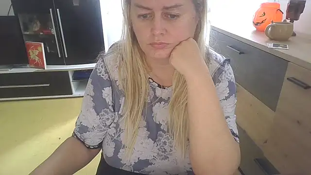 Snapshot of Meliss_Official9 chatting on September 2025 08:30:01 AM Meliss Official9 online show from September 2025 08:30:01 AM