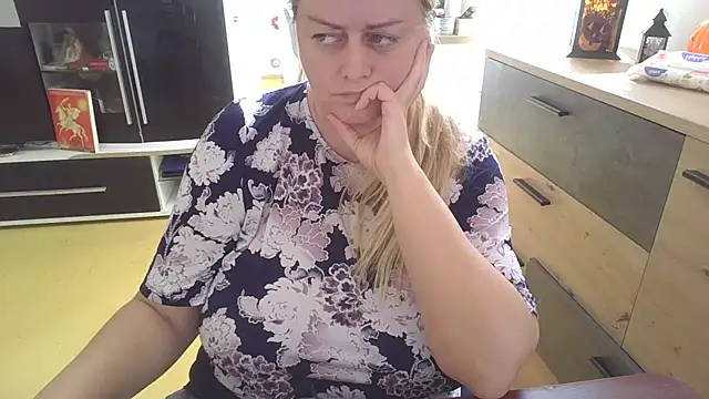 Snapshot of Meliss_Official9 chatting on October 2025 08:12:01 AM Meliss Official9 online show from October 2025 08:12:01 AM