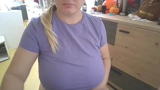 Snapshot of Meliss_Official9 chatting on October 2025 08:55:02 AM Meliss Official9 online show from October 2025 08:55:02 AM