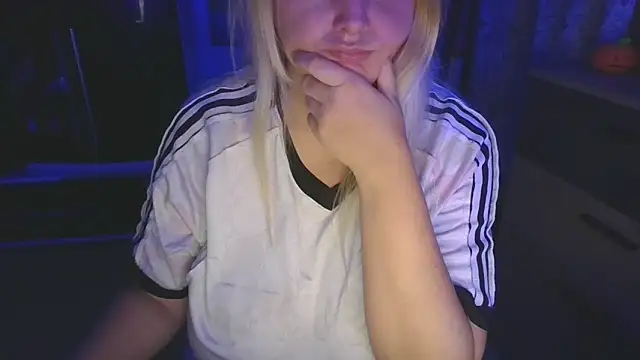 Snapshot of Meliss_Official9 chatting on October 2025 08:55:02 PM Meliss Official9 online show from October 2025 08:55:02 PM