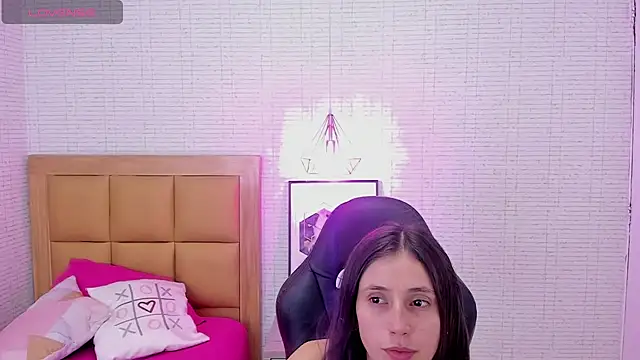 MAGNOLEROY online show from March 2025 07:34:02 PM