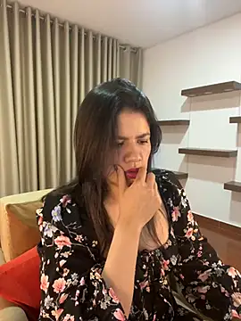 Snapshot of Alice_Biel chatting on January 2025 12:05:02 AM Alice Biel online show from January 2025 12:05:02 AM