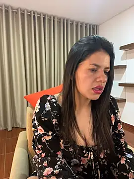 Snapshot of Alice_Biel chatting on January 2025 12:51:02 AM Alice Biel online show from January 2025 12:51:02 AM