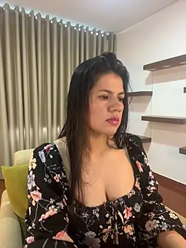 Snapshot of Alice_Biel chatting on January 2025 08:30:02 PM Alice Biel online show from January 2025 08:30:02 PM