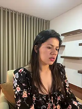 Snapshot of Alice_Biel chatting on January 2025 12:38:01 AM Alice Biel online show from January 2025 12:38:01 AM