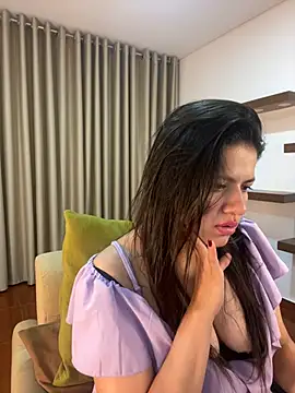 Snapshot of Alice_Biel chatting on January 2025 04:13:01 AM Alice Biel online show from January 2025 04:13:01 AM